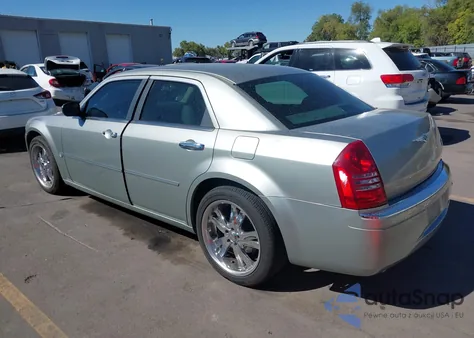 2005 Chrysler 300C из США, поврежденный, VIN 2C3JA63H45H522482